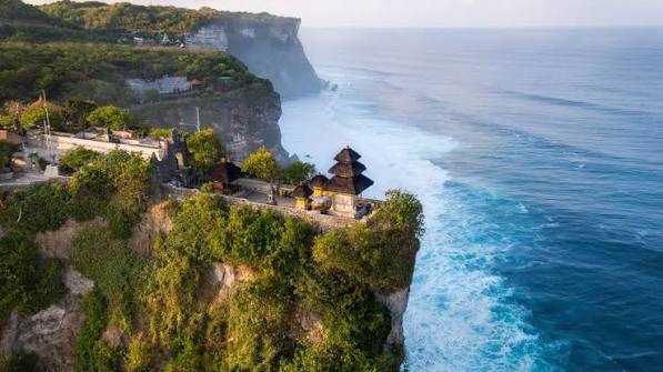 Bali Explorer – Island Adventures & Cultural Wonders